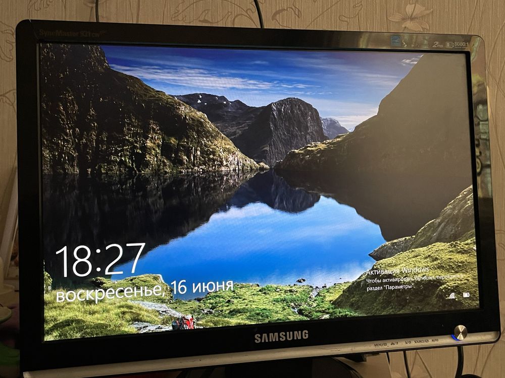Монитор Samsung