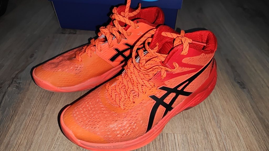 Обувки mizuno wave exceed tour 5 и Asics sky elite ff tokyo