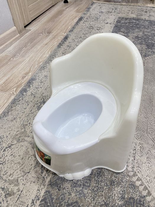 Отдам даром детский горшок