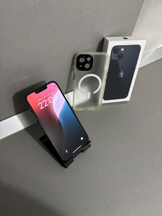 Vand Iphone 13 stare foarte buna