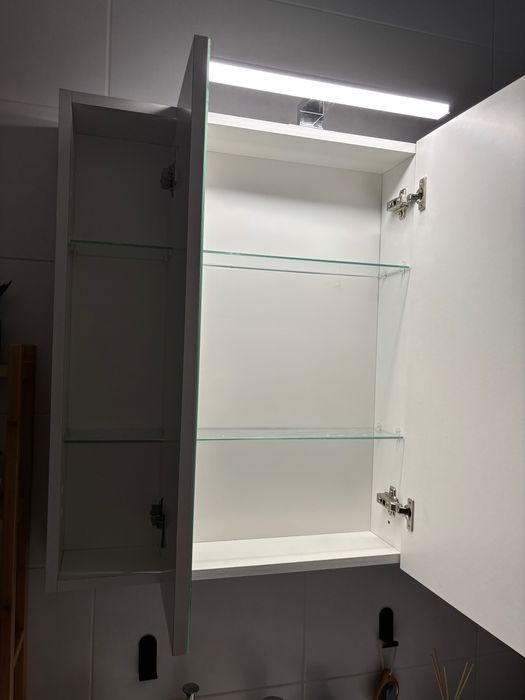 Dulap cu oglinda pentru baie