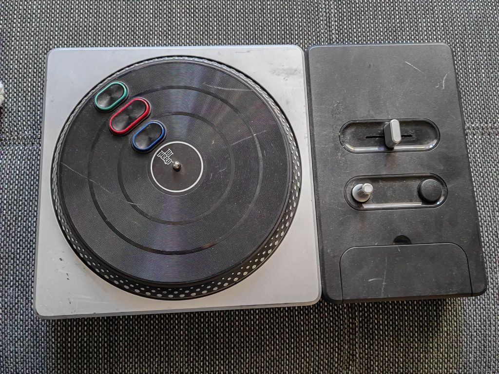 Dj Hero pentru Xbox 360