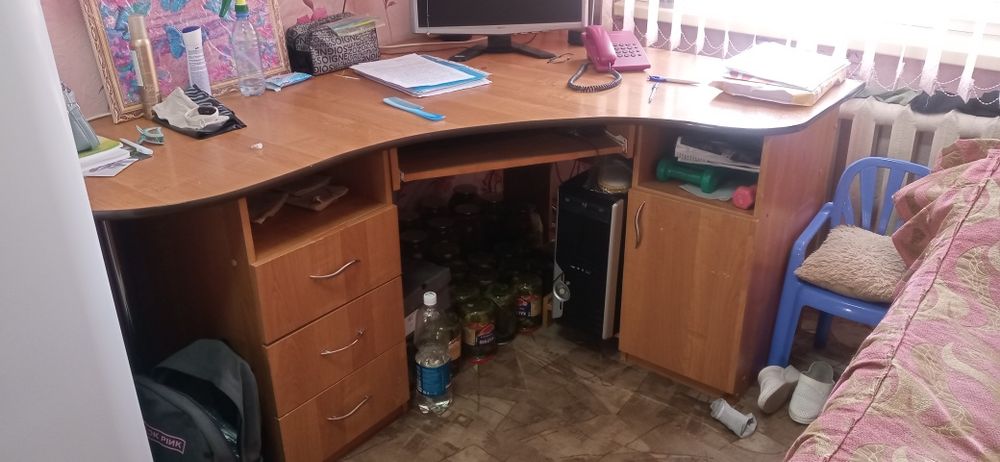 Стол компьютерный