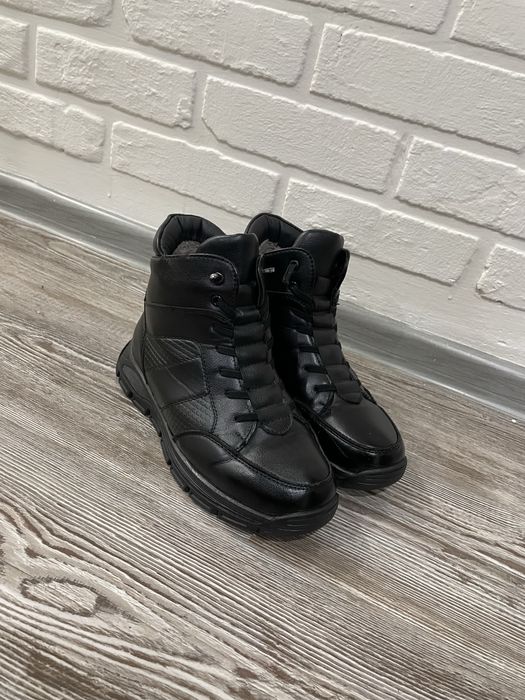 Продам зимние ботинки