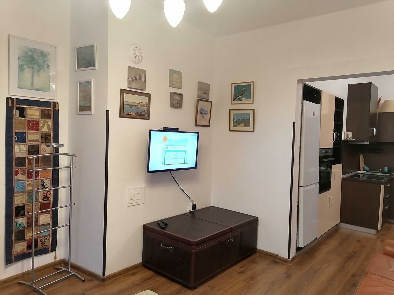 Дава се под наем Тристаен апартамент в Варна, Гръцка махала - 70 кв.м за 800 € - Снимка #1