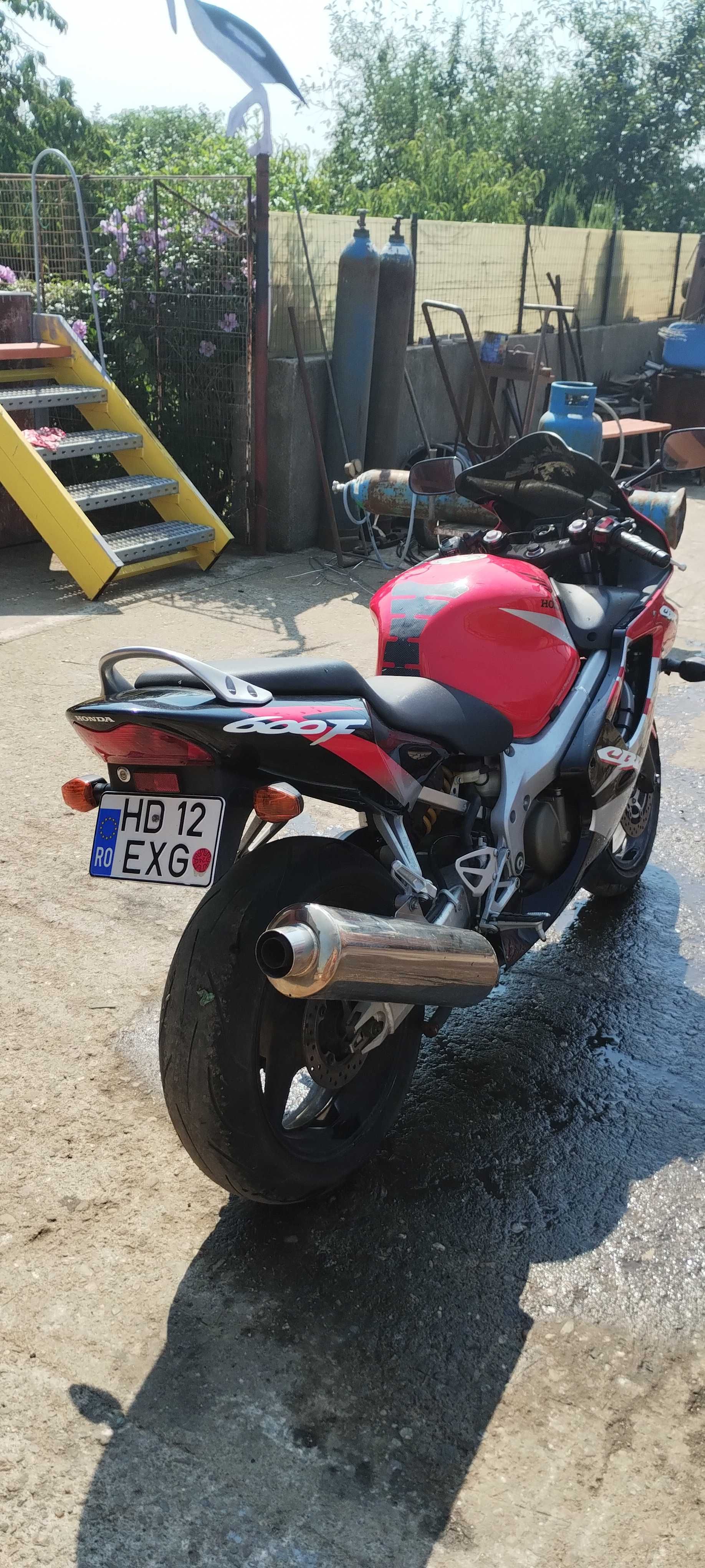 Honda CBR F4i 600