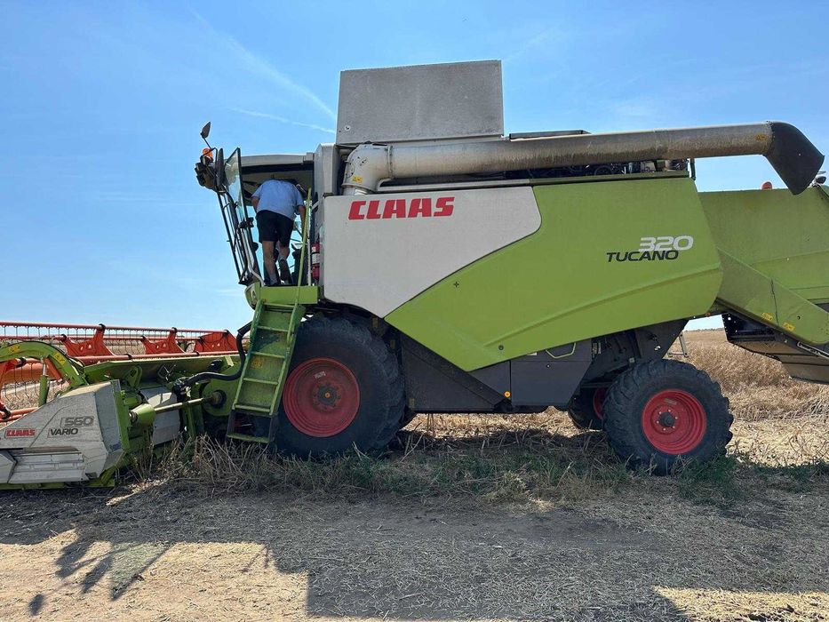 Combina Claas Tucano 320 T4f 2016