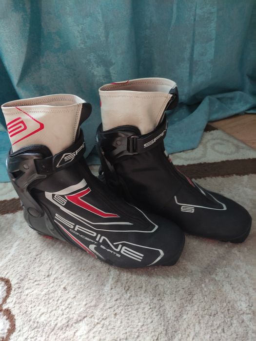 Лыжные ботинки Spine