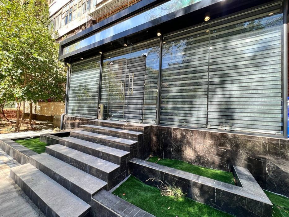 Нежилое помещение 110м2 под офис продаётся. м. Ойбек сзади Gosht кафе.