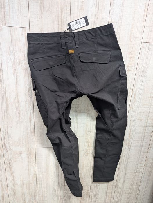 G-Star Zip Pkt 3D Skinny Cargo 
W33L32
Цена: 155 лв/79,25€
Цвят: Чере