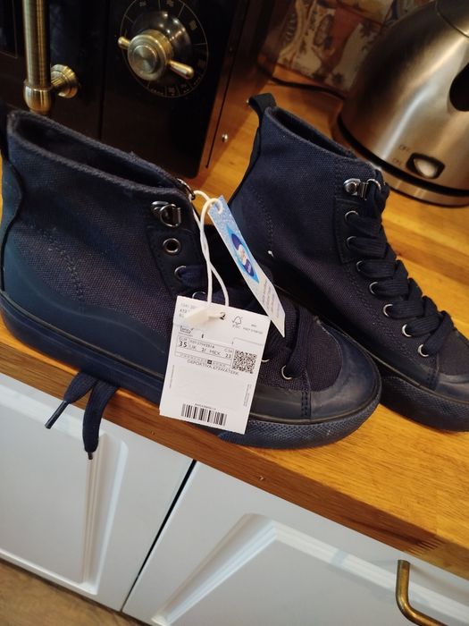 Нови детски кецове Mango 35