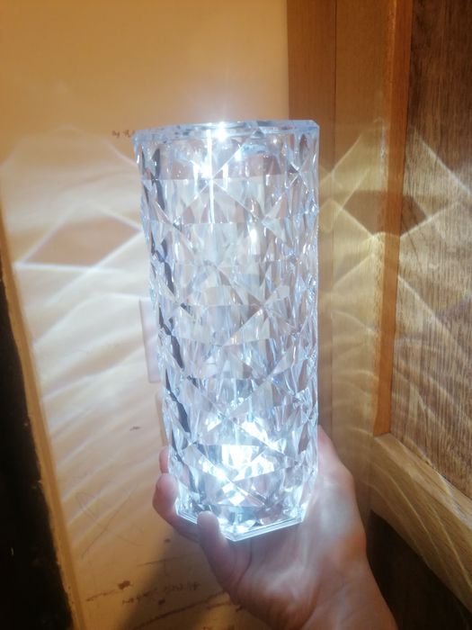 Lampa transparenta, functionare pe USB si functie tactila