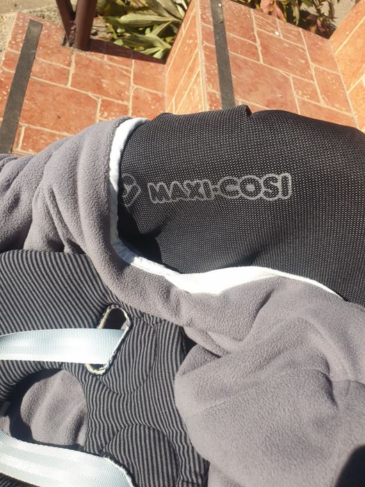 Scoica bebelus MAXI-COSI