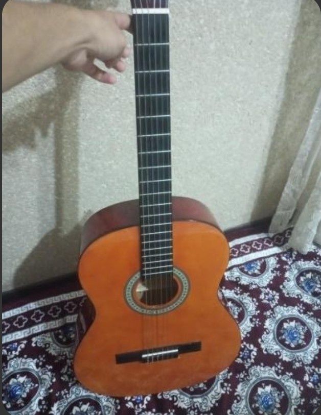 Klassik gitara sotiladi xolati ideal