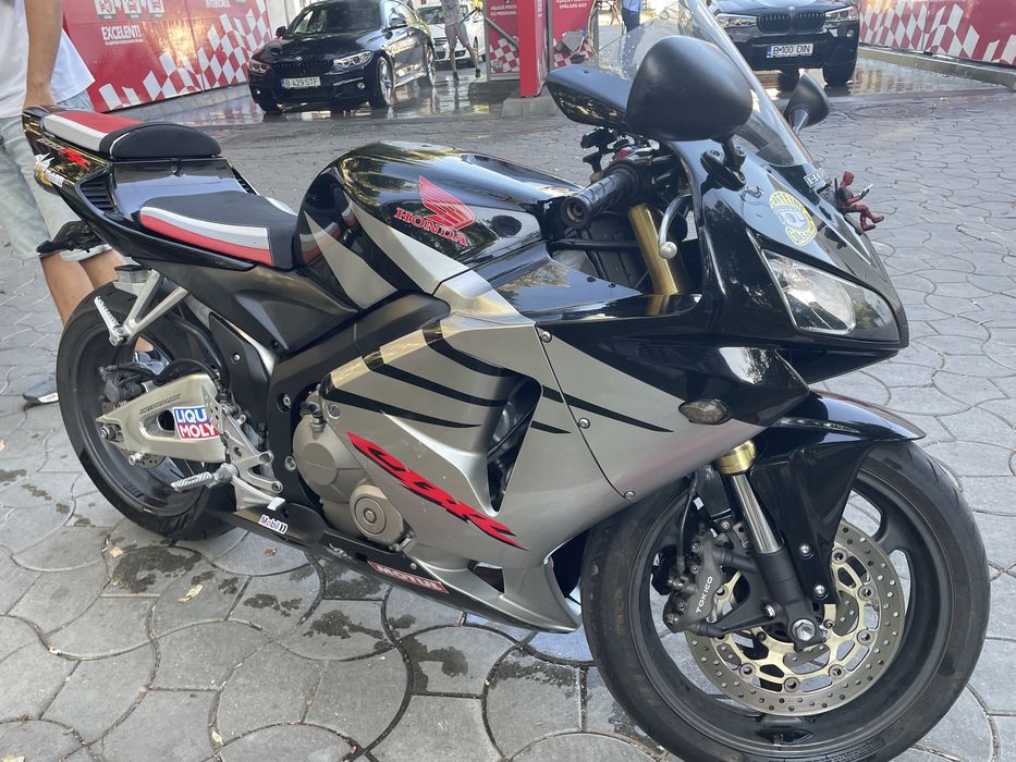 Vand / Schimb Honda CBR 600rr cu R1 BigBang