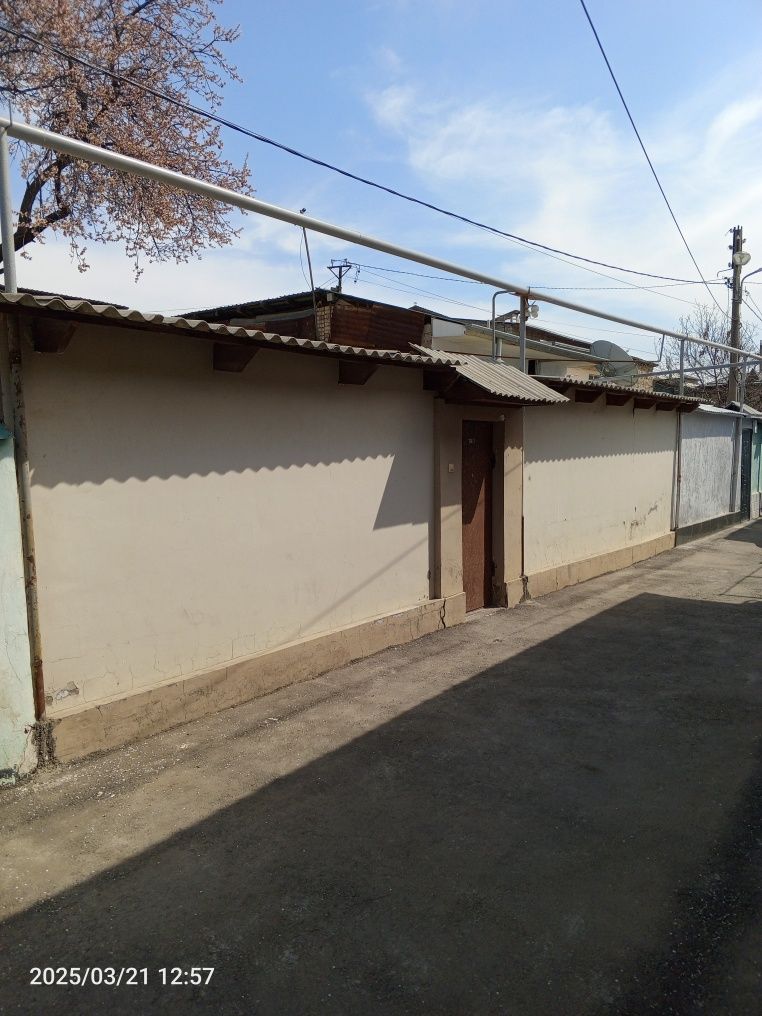Участок продам янгиобаде возле бозара