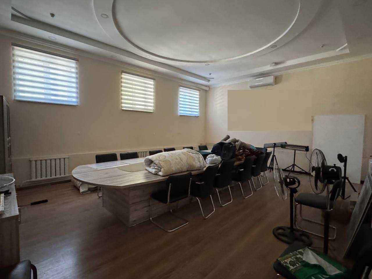 Сдается 2550м² Здания на 60 сотках в ЦЕНТРЕ,  Мирабадский р-н, Гринвич