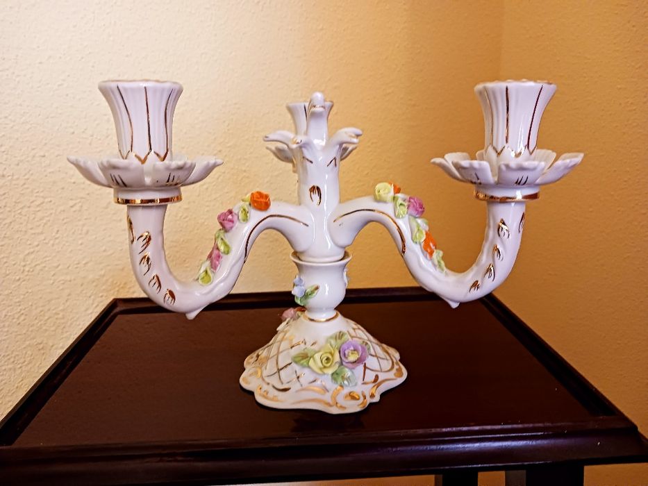 Candelabru  /Sfesnic portelan