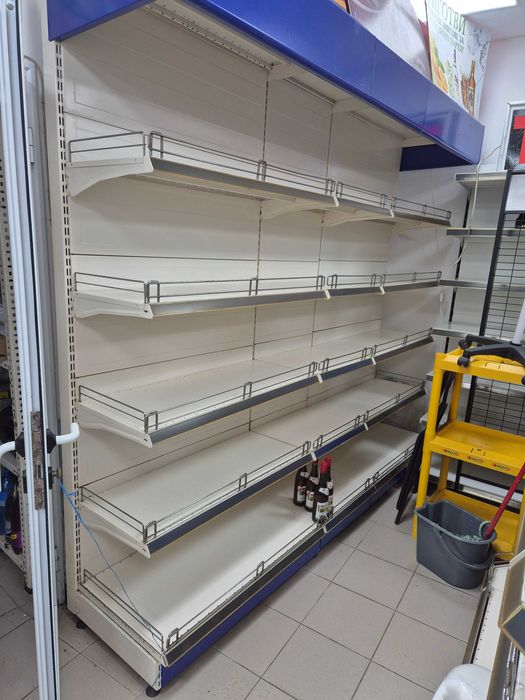 Търговско оборудване за хранителен магазин