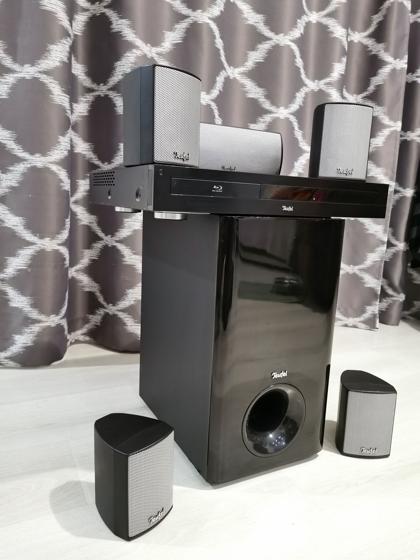 Sistem premium Home Cinema 5.1 Teufel IP 3000 BR