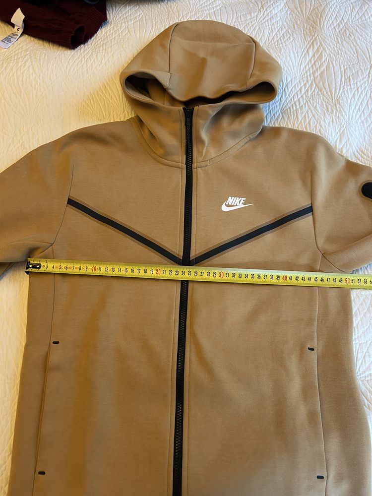 Горнище Nike Tech Fleece размер S цвят горчица