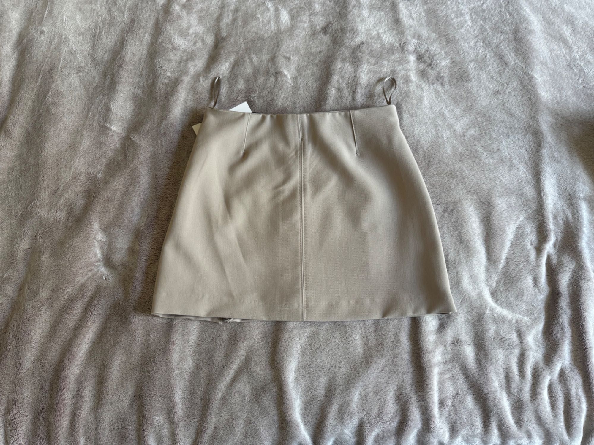 Нова бежова mini пола zara