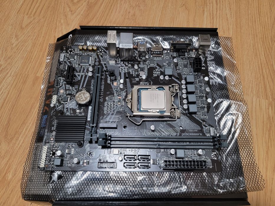 Материнская плата с процессором i5-11400F