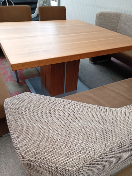 Colțar cu masă, taburet și 2 scaune