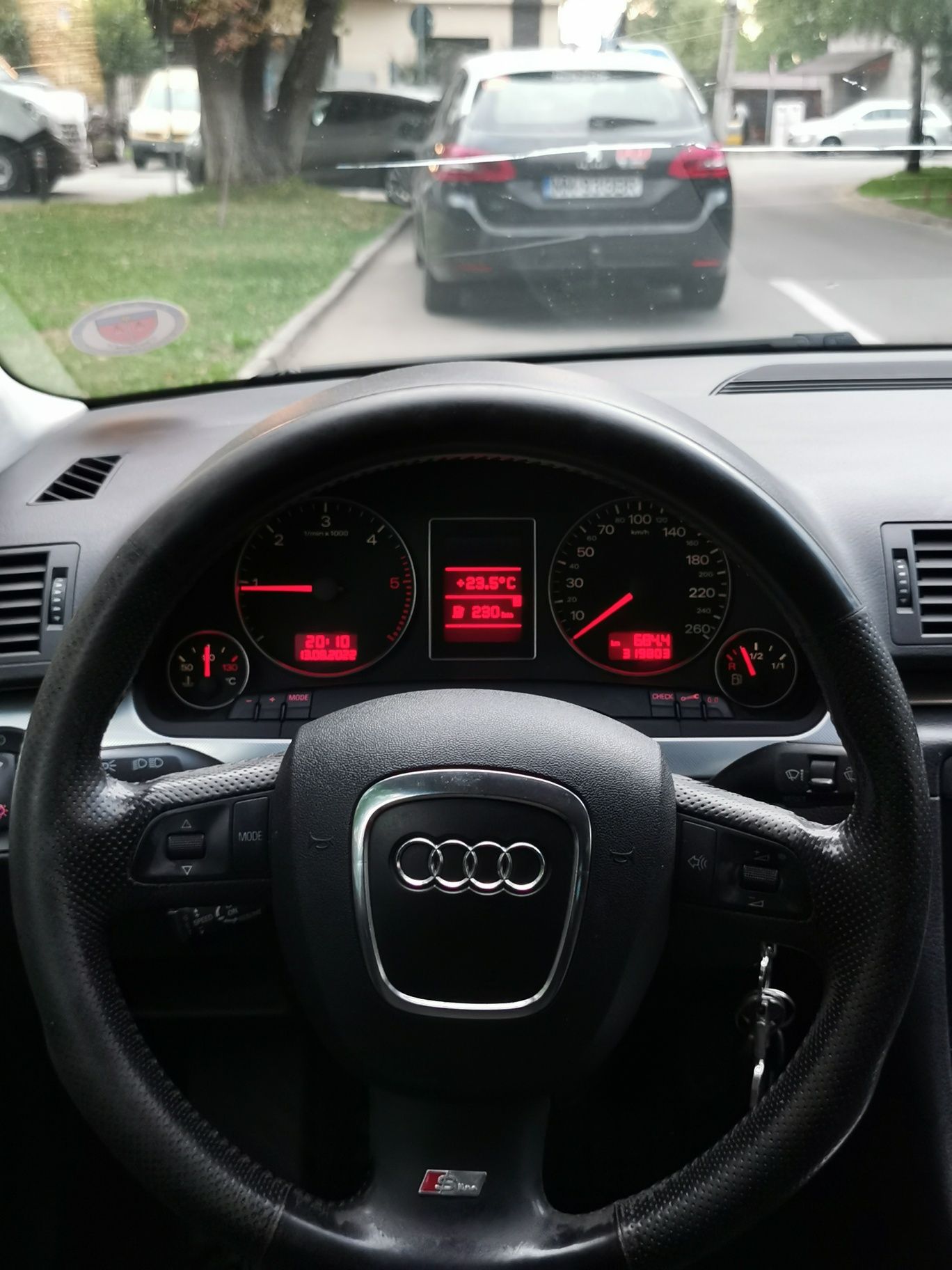 Vând Audi a4 b7 1.9 116 cp