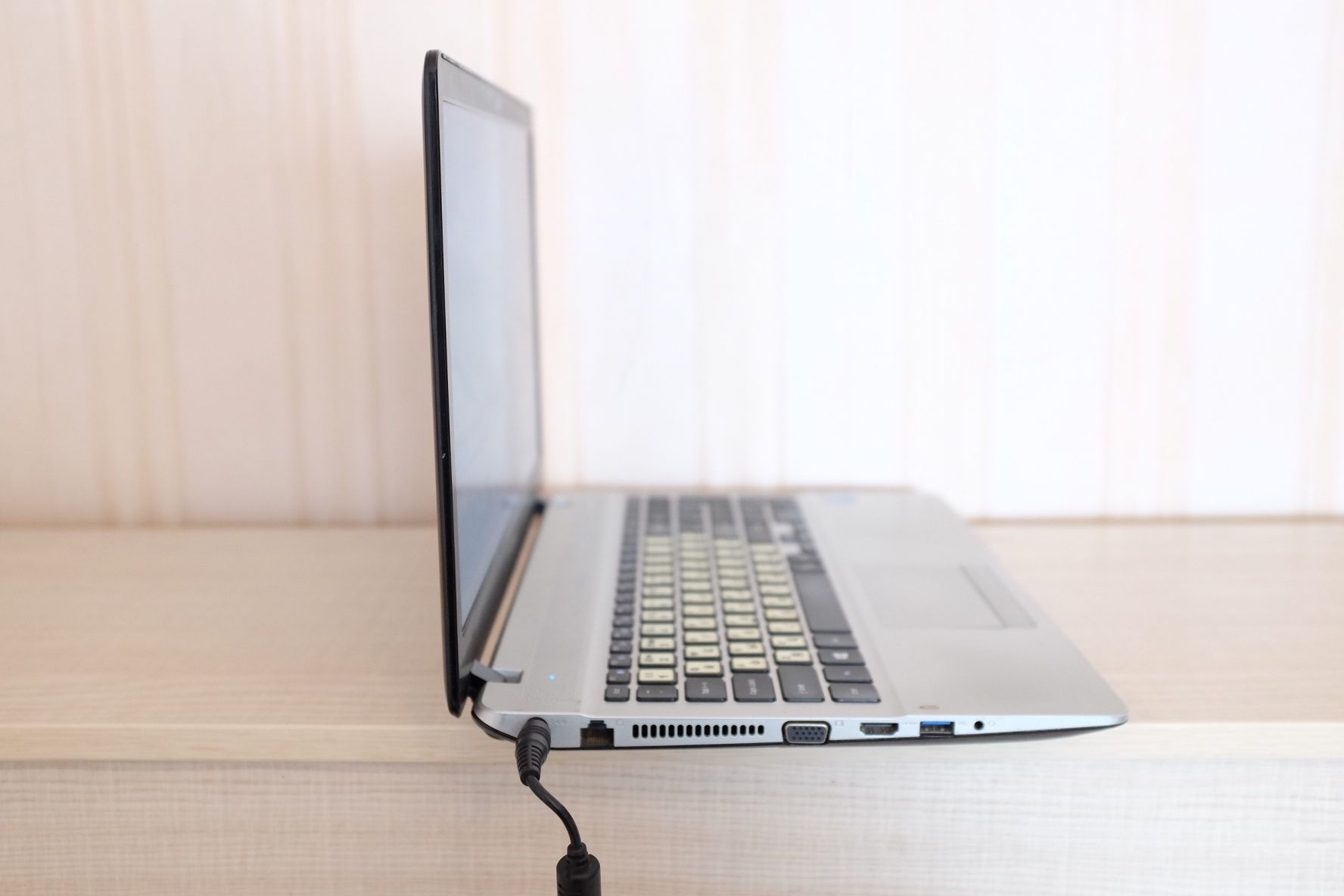Samsung 380E, Core i5, 8GB, SSD 250GB — полностью рабочие, 2 шт.
