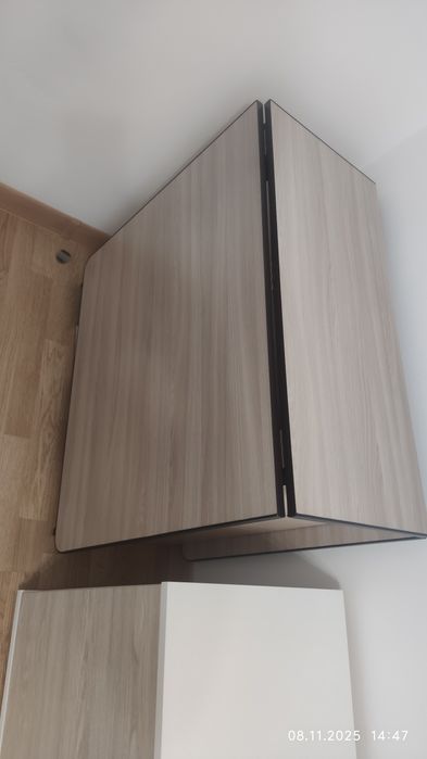 стол-книжка для гостинной