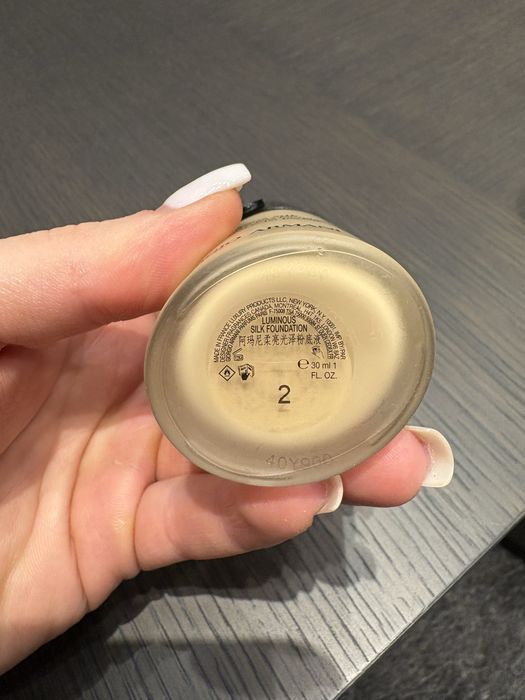 Фон дьо тен Dior, Armani