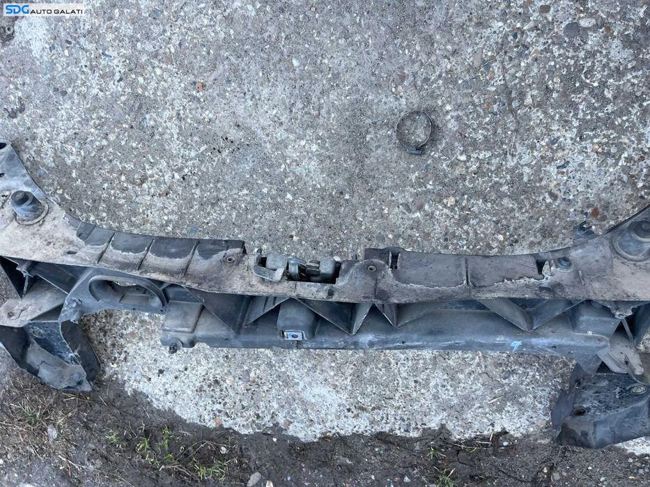 Trager Tragher Calandru Panou Frontal Suport Radiatoare Gol Renault Clio 3 2005 - 2014 Cod 8200290143 [C3674]