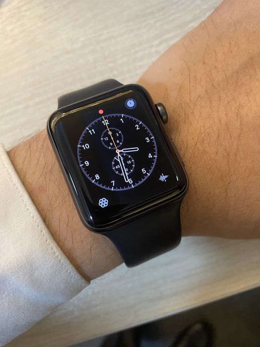 Продам электронные часы Apple watch 3