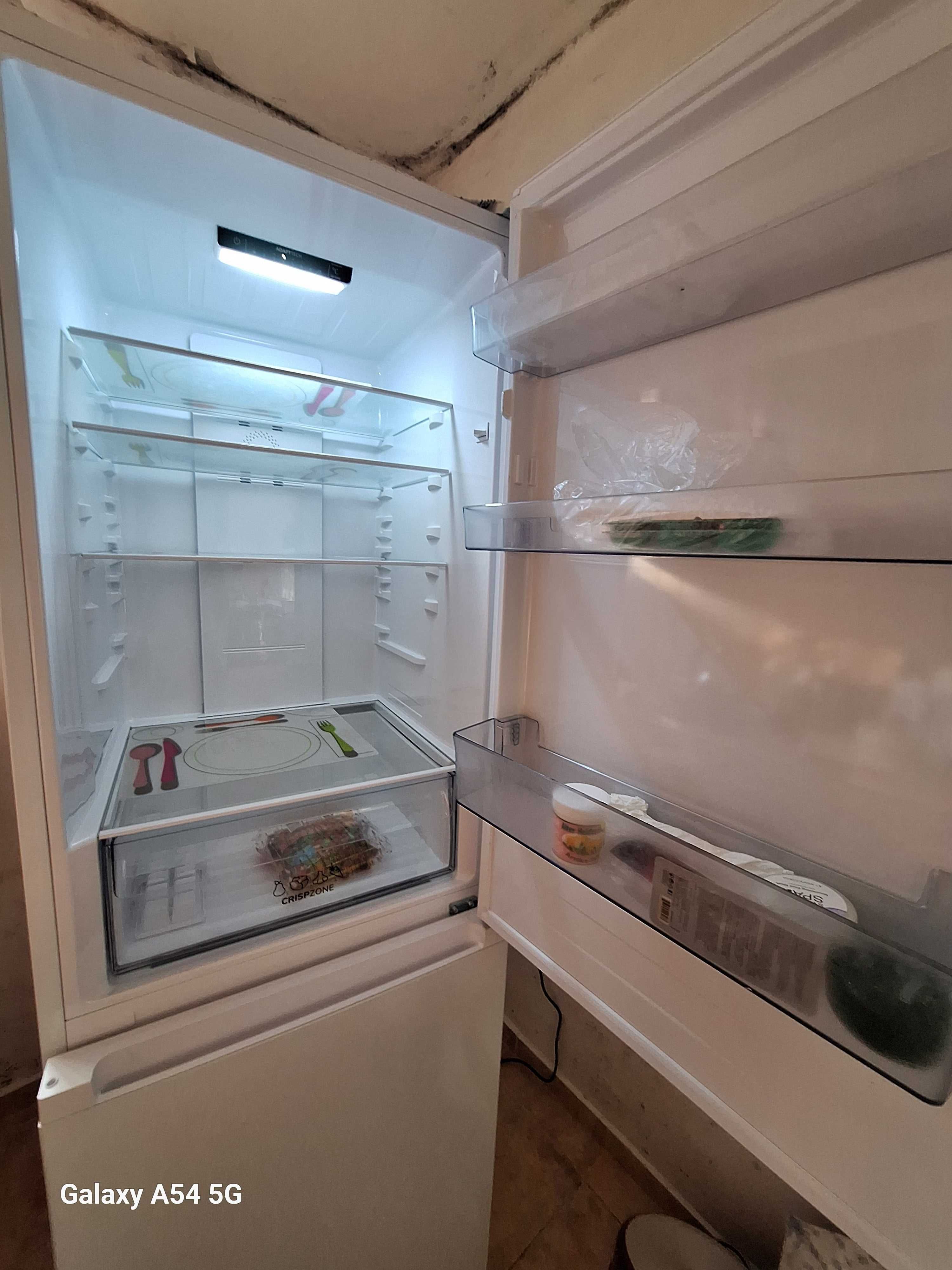 Хладилник Gorenje с долна камера