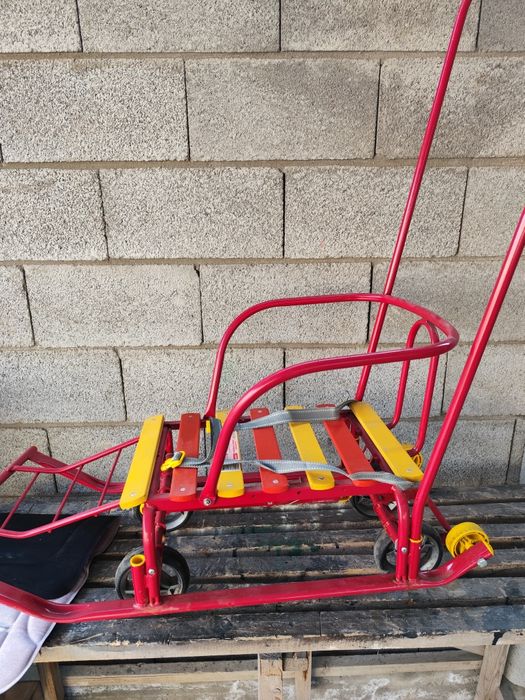 Продам  детские санки.