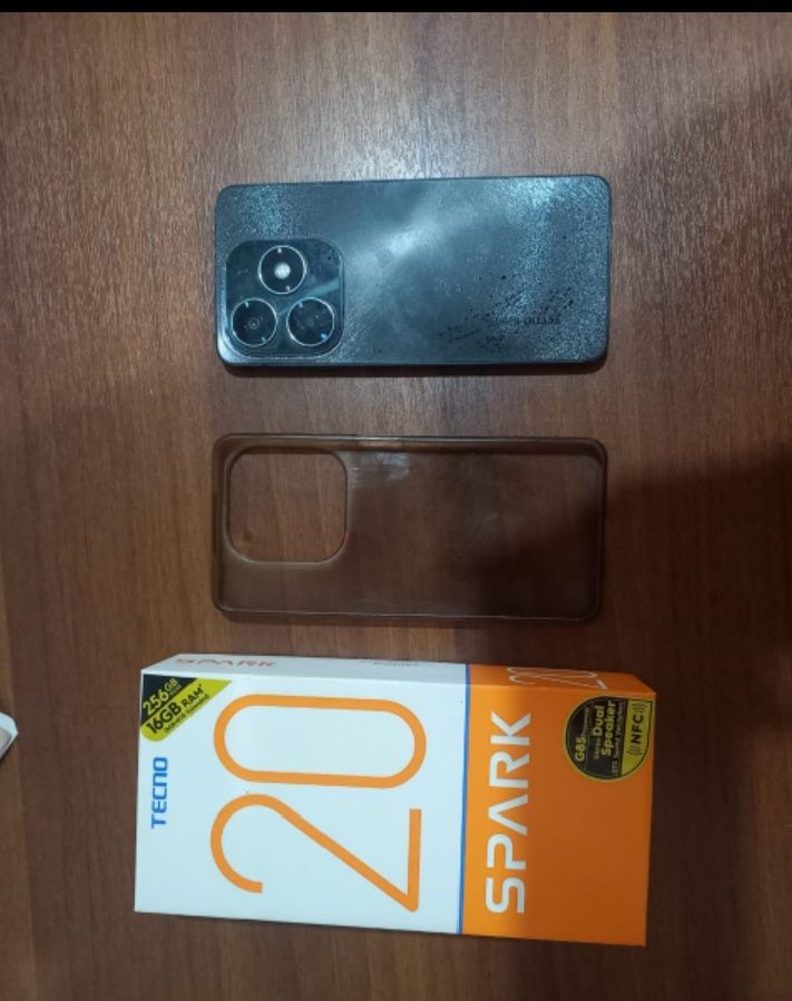 Продам телефон TECNO SPARK 20