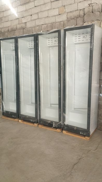 Xaladelnik vitrinniy