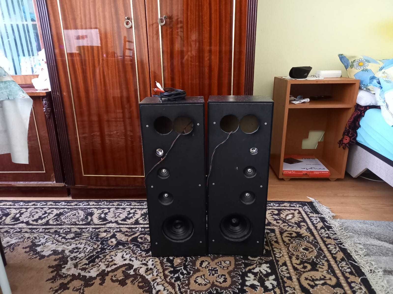 Sistem audio 2 boxe + statie amplificare