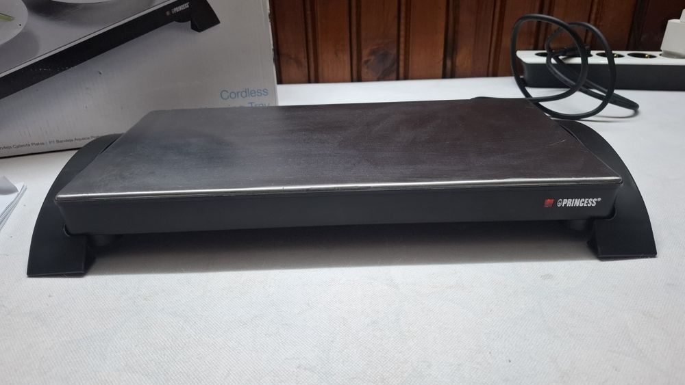 Princess плоча за поддържане на ястията топли 1000W,8мин-60мин.