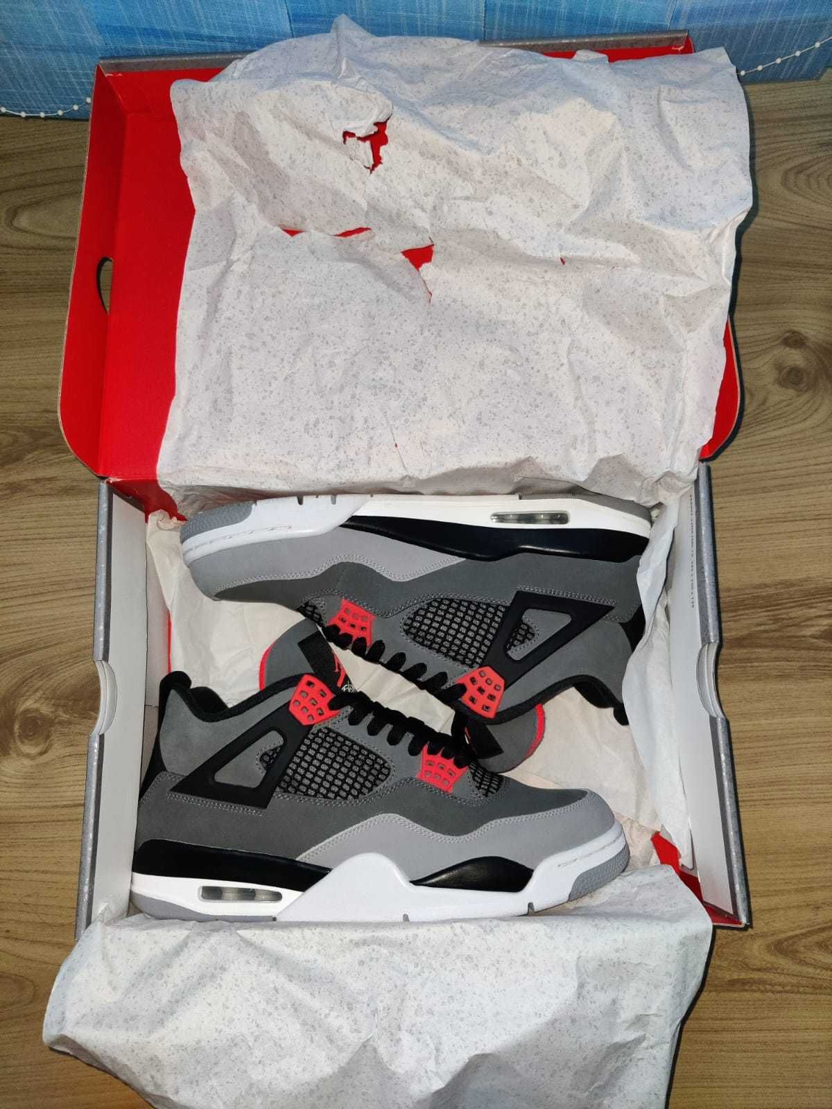 Air Jordan 4 Retro "Infrared"