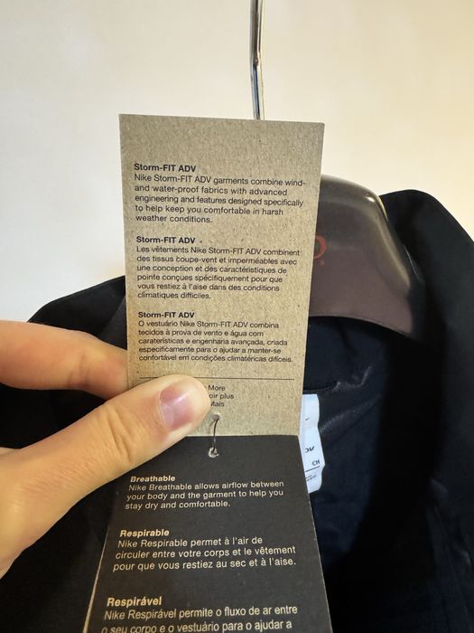 Pelerina NKIE NOUA- unisex  de la 1100 lei la 600 lei