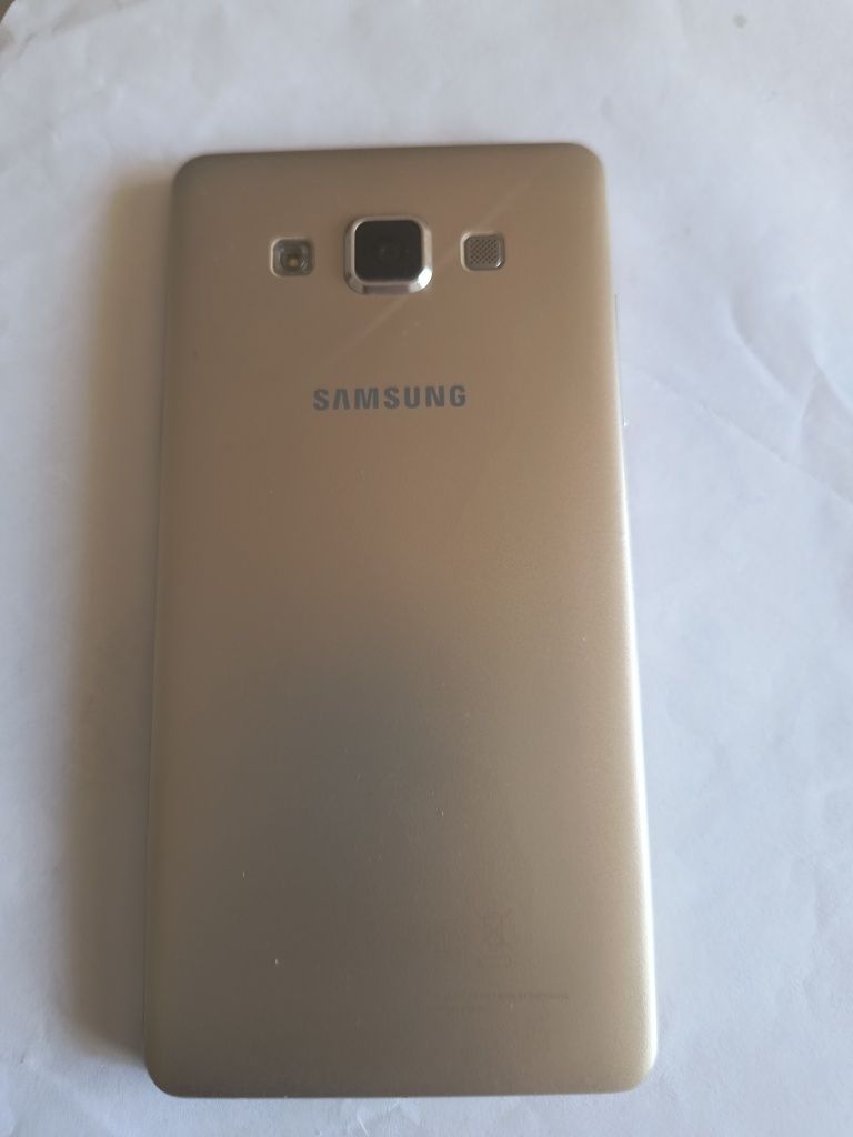 Продавам Samsung A5