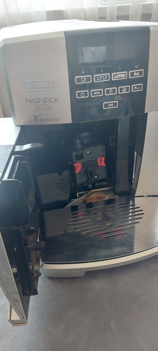 Кафе автомат DELONGHI