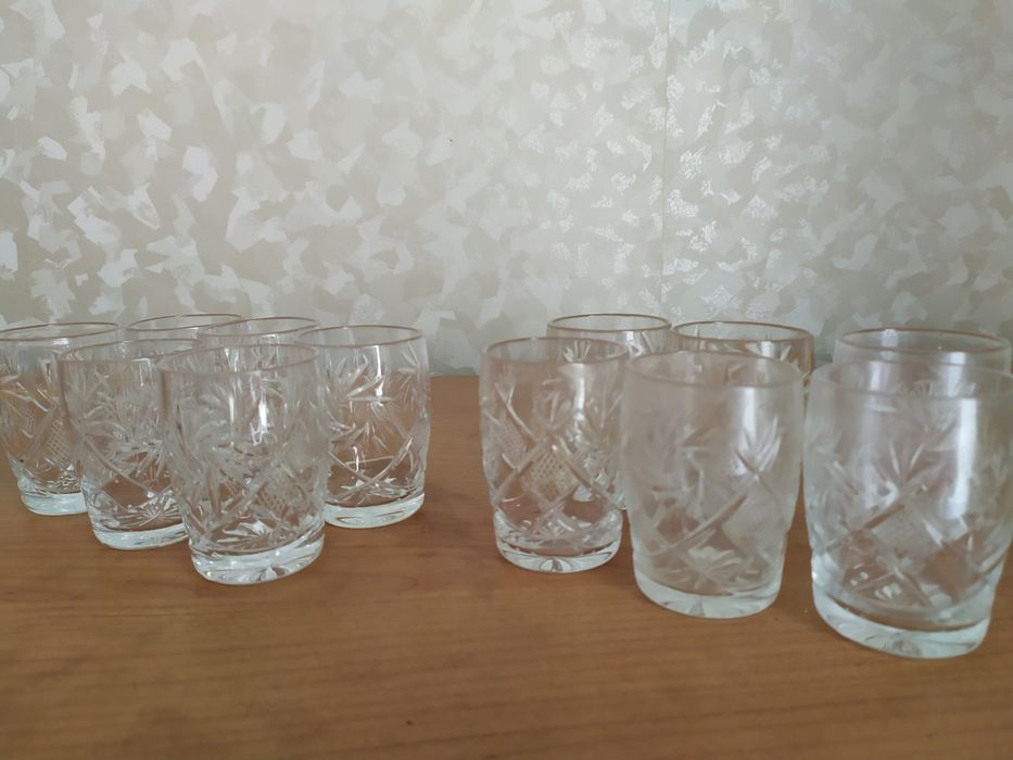 Хрустальные рюмки 12 штук