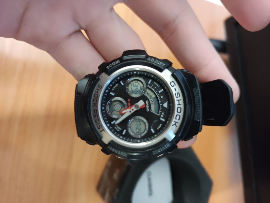 Часовник G shock