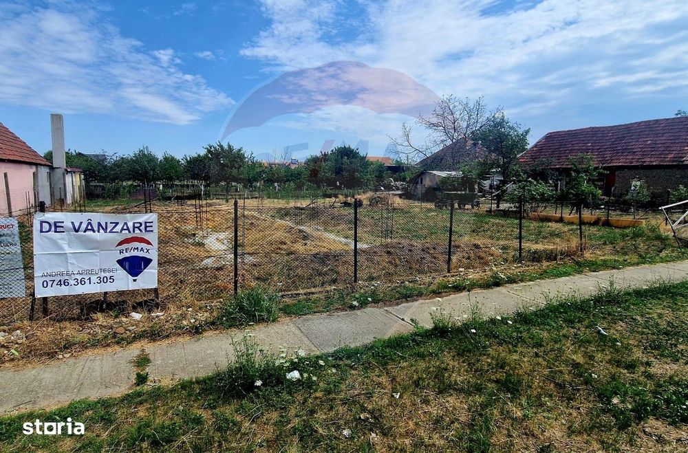 Teren cu fundație și autorizație de construcție valabilă – Sâmbăteni