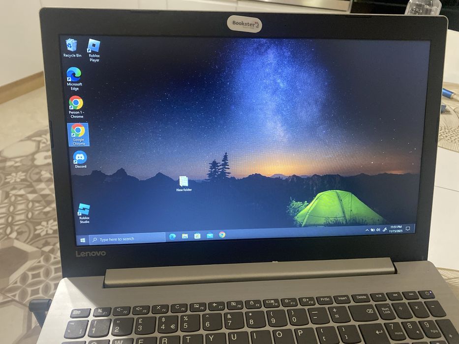 Laptop Lenovo IdeaPad 15”, stare foarte buna, 8 GB RAM, incarcator ori