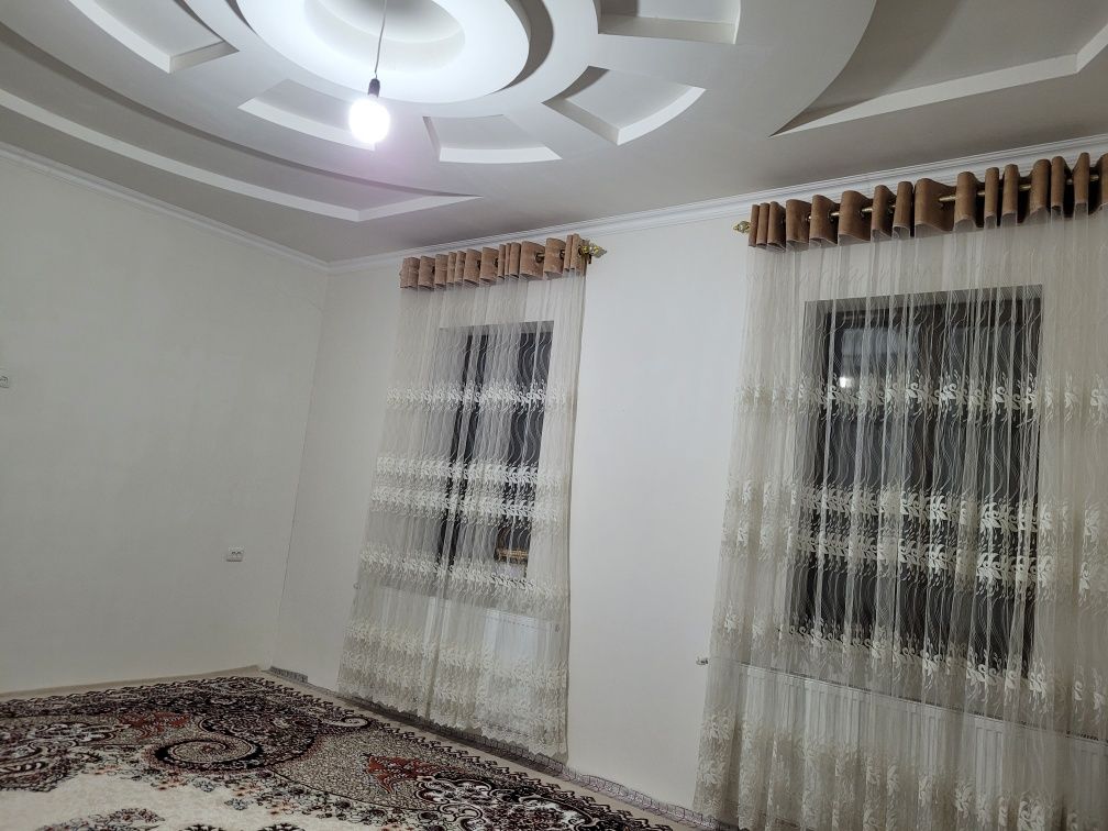 Mansard uy sotiladi