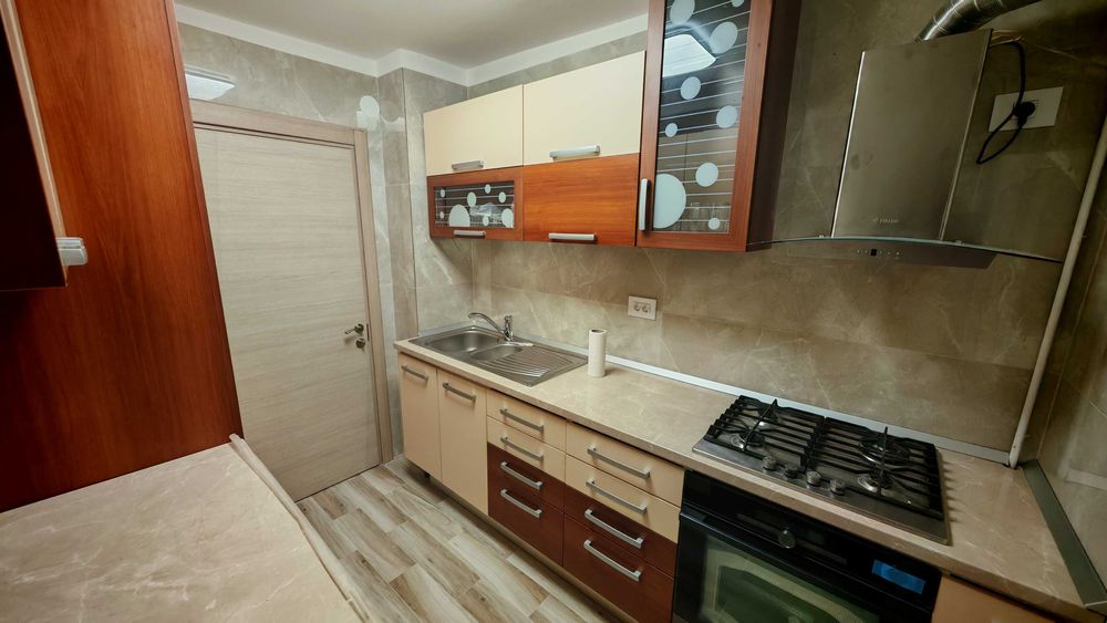 Apartament 3 cam renovat 2025 Piata Veteranilor cu parcare, particular